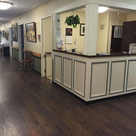 The Sanctuary Inn And Art Gallery 엘스워스 외부 사진
