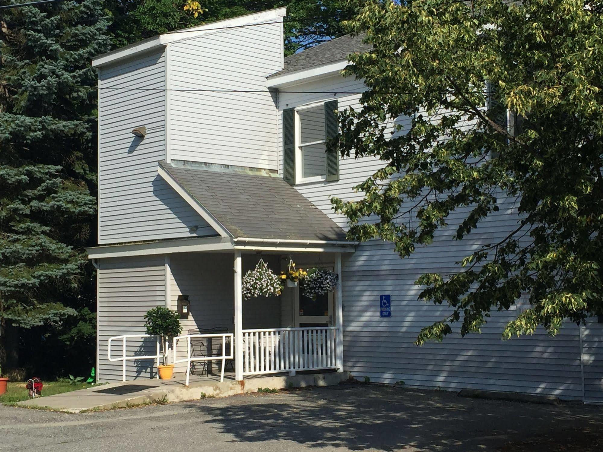 The Sanctuary Inn And Art Gallery 엘스워스 외부 사진