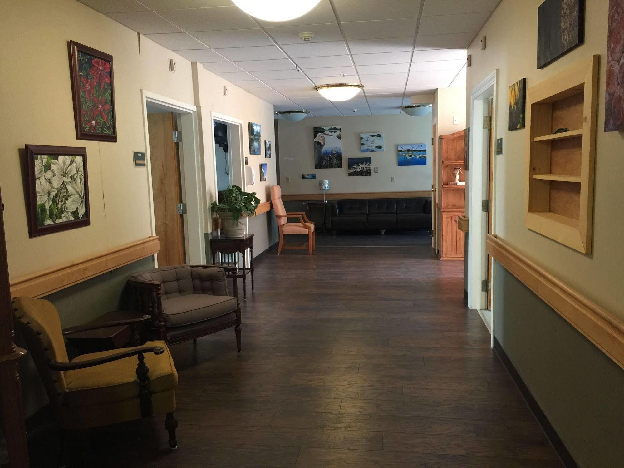 The Sanctuary Inn And Art Gallery 엘스워스 외부 사진